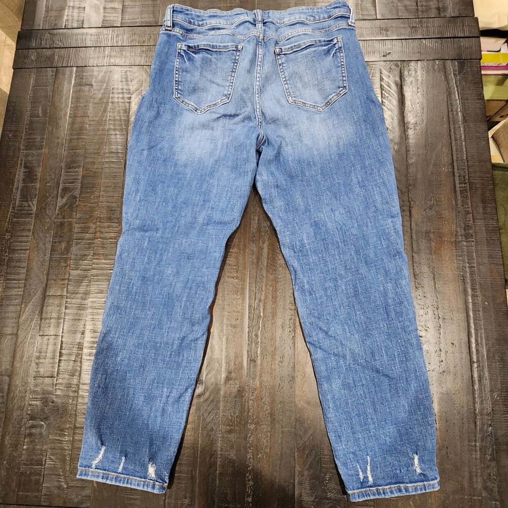 STUDIO BLUE WOMEN'S JEANS SIZE 31 (SIZE 12/13) DISTRESSED-EXCELLENT CONDITION - Picture 2 of 5